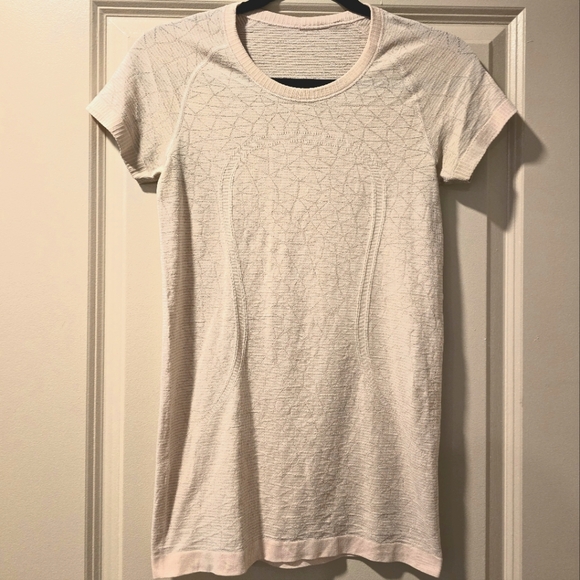 lululemon athletica Tops - Swiftly Short Sleeve